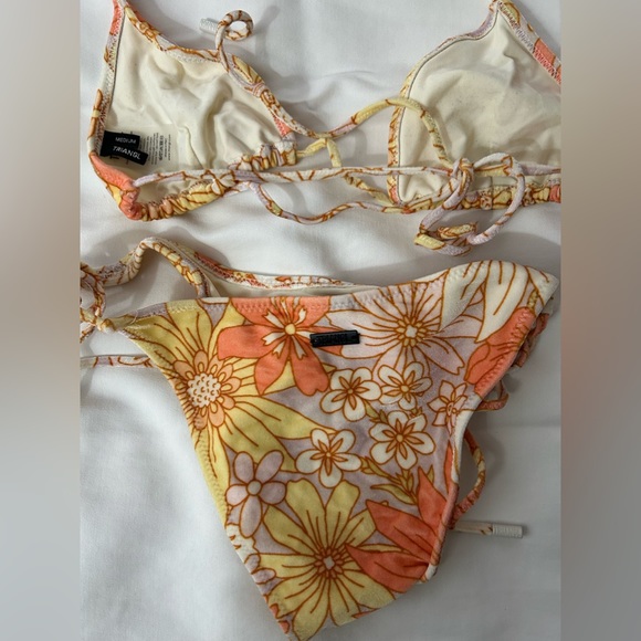 Beautiful floral triangl bikini 💛🌸🌼 - Picture 4 of 5